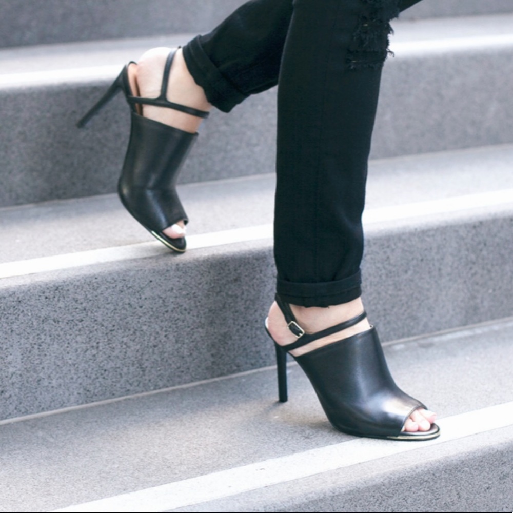 NEW Banana Republic slingback heels - never worn!